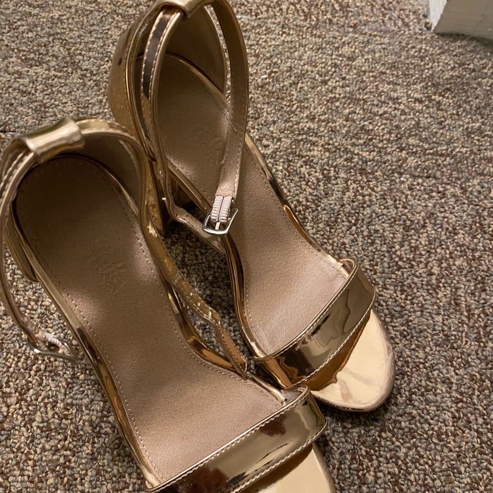 Rose Gold open toe heels 👠